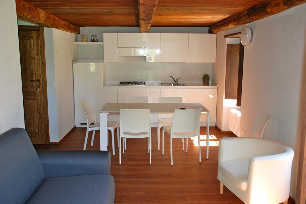 Il Borgo Antico Apartment Cadarese Екстериор снимка